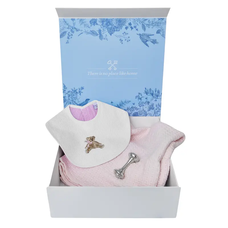 Chic Baby Girl Welcome Gift Box 1