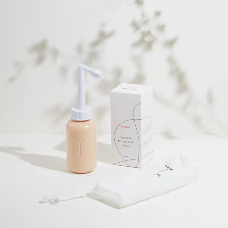 Ergonomic Perineal Rinse Bottle 1
