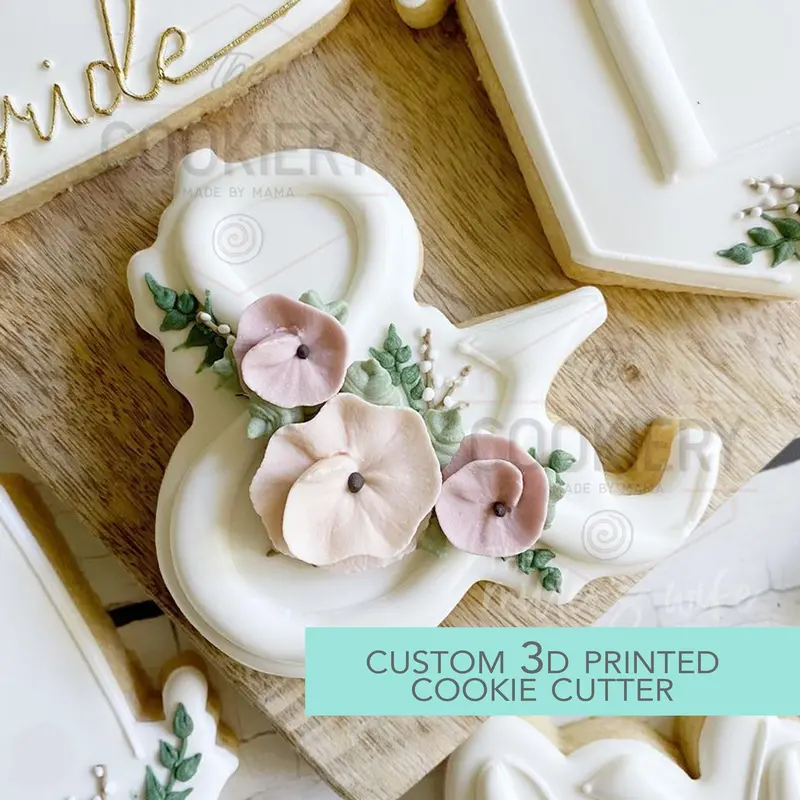 Floral Ampersand (&) Cookie Cutter – Stylish Symbol For Celebrations 1