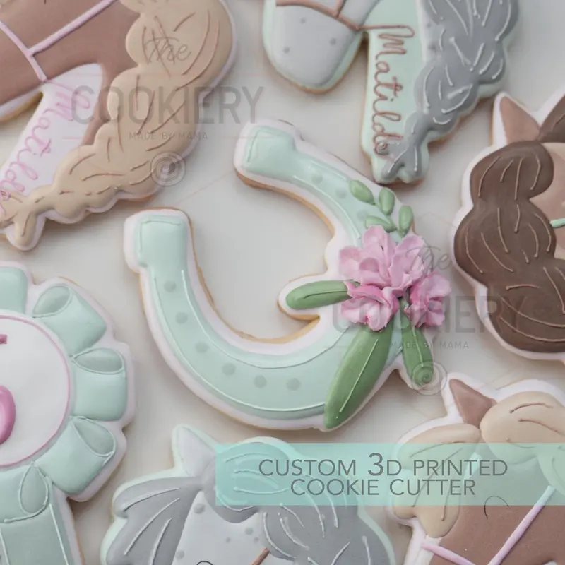 Floral Horseshoe Cookie Cutter – 3D Printed Racing & Derby Baking Shape – Tck64143 1