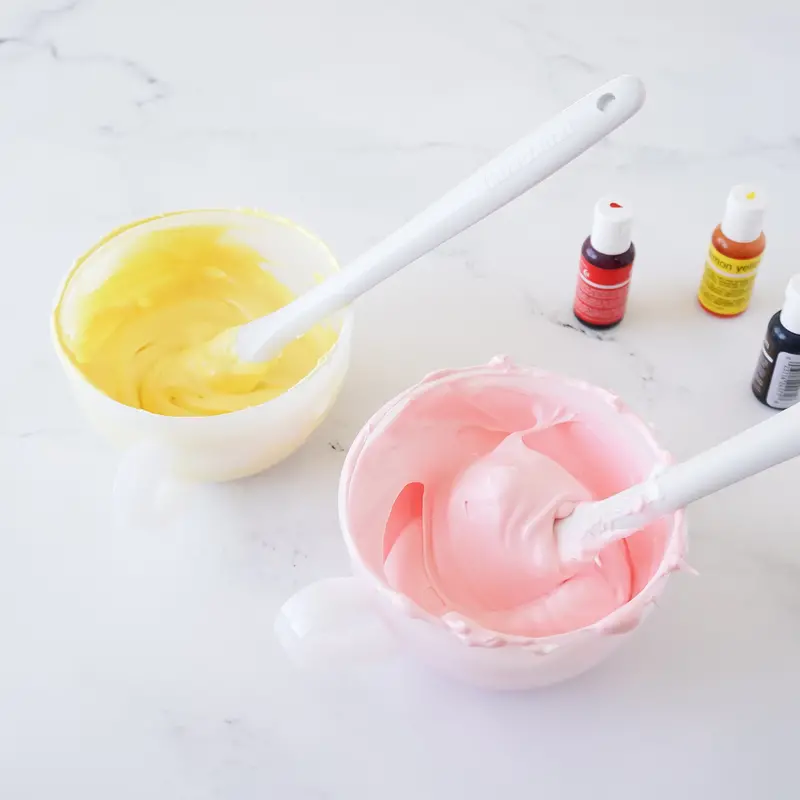 Icing-Specific Mixing Bowl With Comfort Handle 1
