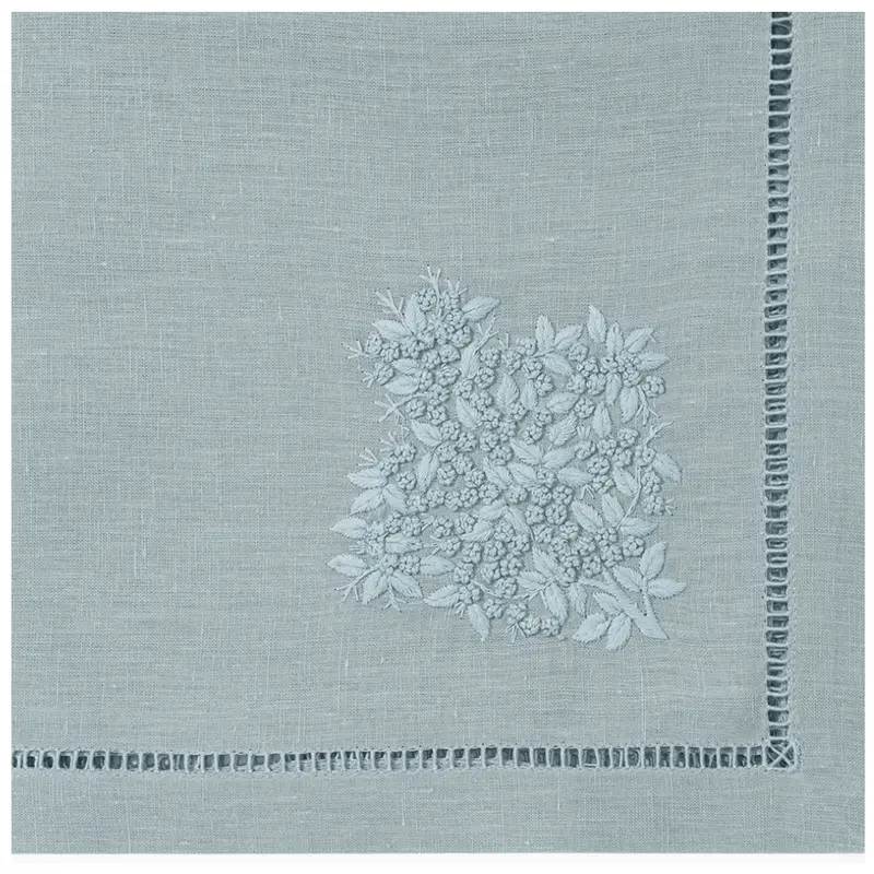 Jardin Monochrome Linen Napkins With Delicate Embroidery 1