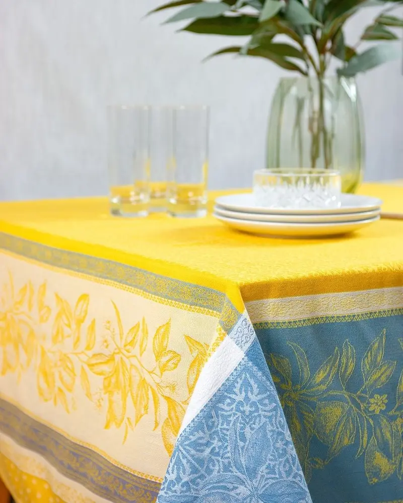 Tissus Toselli Cedrat Soleil Cotton Tablecloth – Large-Scale Lemon Design